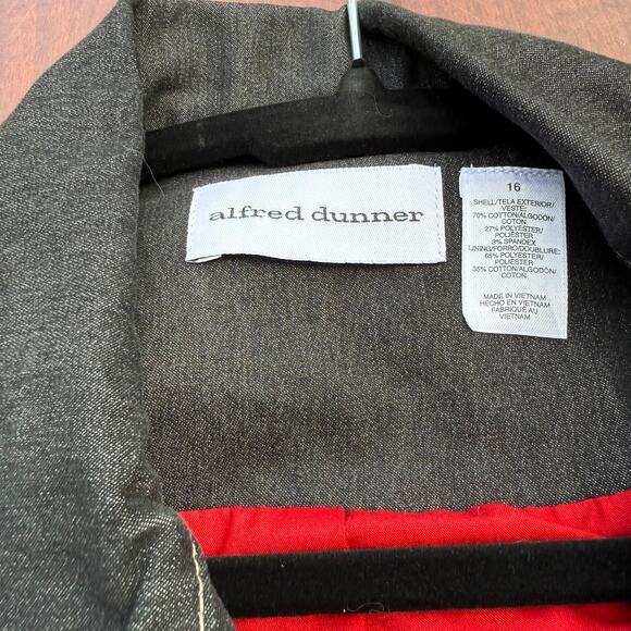 Alfred Dunner Denim Floral Embroidered Jacket - Size 16 - Picture 5 of 7